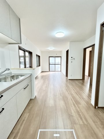 高知市弥生町　中古戸建の居間・リビング