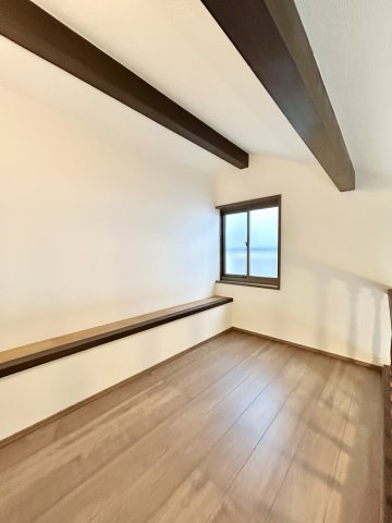 高知市弥生町　中古戸建の洋室