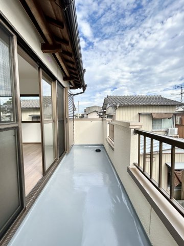 高知市弥生町　中古戸建のバルコニー