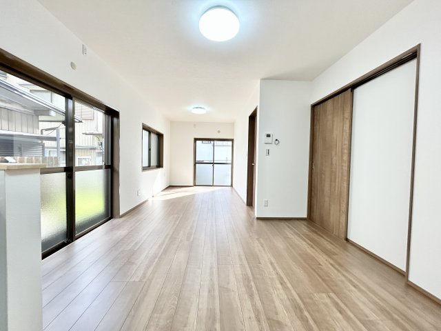 高知市弥生町　中古戸建の居間・リビング