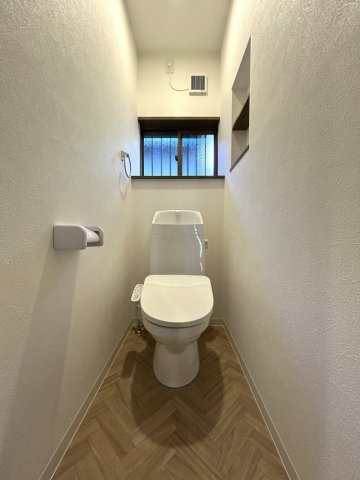 高知市弥生町　中古戸建のトイレ