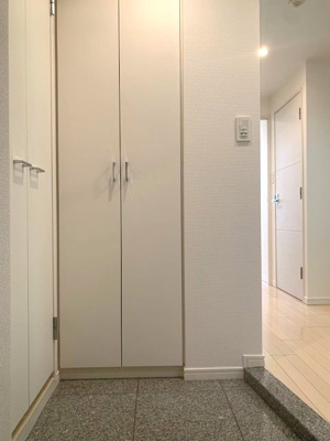 【玄関】 | グランドコンシェルジュ用賀アジールコート