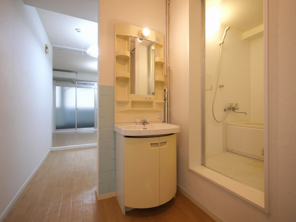 横井第6ビルの独立洗面台