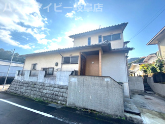 【前面道路含む現地写真】 | 岐阜市芥見海戸山リフォーム済み中古住宅！広々6DK・133.29㎡のお家です♪駐車場スペース1台！ | 岐阜市芥見海戸山リフォーム済み中古住宅！広々6DK・133.29㎡のお家です♪駐車場スペース1台！