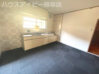 【キッチン】 | 岐阜市芥見海戸山リフォーム済み中古住宅！広々6DK・133.29㎡のお家です♪駐車場スペース1台！ | 岐阜市芥見海戸山リフォーム済み中古住宅！広々6DK・133.29㎡のお家です♪駐車場スペース1台！