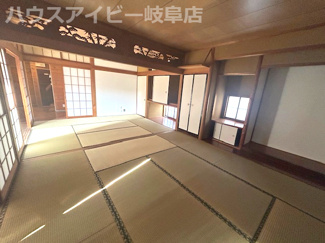 【和室】 | 岐阜市芥見海戸山リフォーム済み中古住宅！広々6DK・133.29㎡のお家です♪駐車場スペース1台！ | 岐阜市芥見海戸山リフォーム済み中古住宅！広々6DK・133.29㎡のお家です♪駐車場スペース1台！