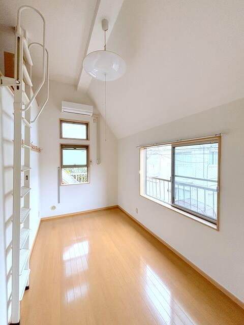 コート・ピア(コートピア)の洋室