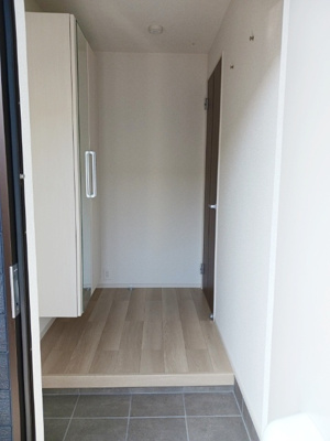 【玄関】 | サイレンスヴィラⅢ | 使いやすい広々玄関