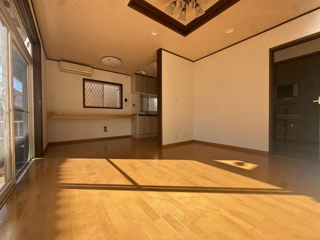 八街市八街ろ中古戸建の洋室