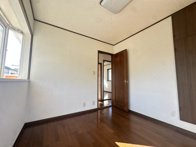 八街市八街ろ中古戸建の洋室