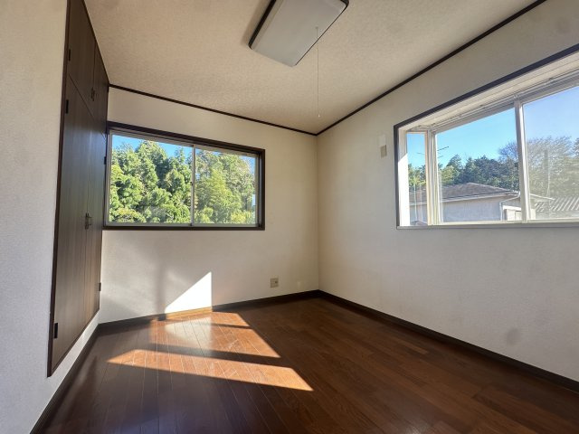 八街市八街ろ中古戸建の洋室