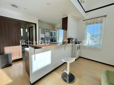 【ダイニング】 | 磐田市岩井 一条工務店施工の中古住宅 | キッチンカウンター付