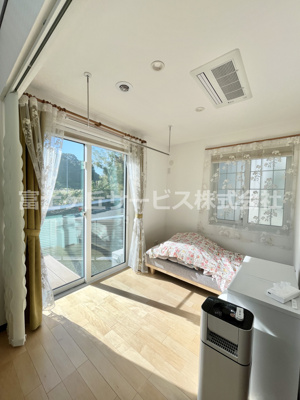 【ランドリースペース】 | 磐田市岩井 一条工務店施工の中古住宅 | LDK横には天井乾燥機付きの室内物干しがあります