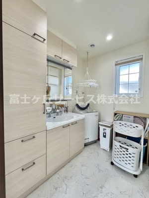 【洗面所】 | 磐田市岩井 一条工務店施工の中古住宅 | 洗面脱衣所