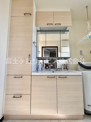 【独立洗面台】 | 磐田市岩井 一条工務店施工の中古住宅 | 収納豊富な洗面台