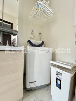 【ランドリースペース】 | 磐田市岩井 一条工務店施工の中古住宅 | 洗濯機置き場