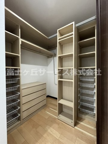 【収納】 | 磐田市岩井 一条工務店施工の中古住宅 | 便利なシステムクローゼット