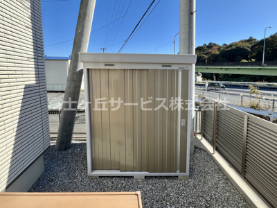 【設備】 | 磐田市岩井 一条工務店施工の中古住宅 | 庭に倉庫があります