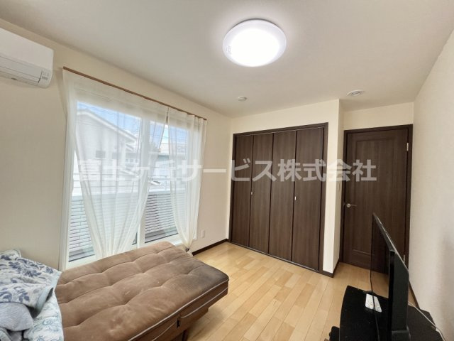 【洋室】 | 磐田市岩井 一条工務店施工の中古住宅 | 洋室6帖