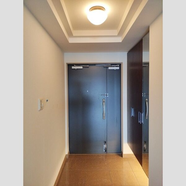 エスリード太秦三条天神川の玄関