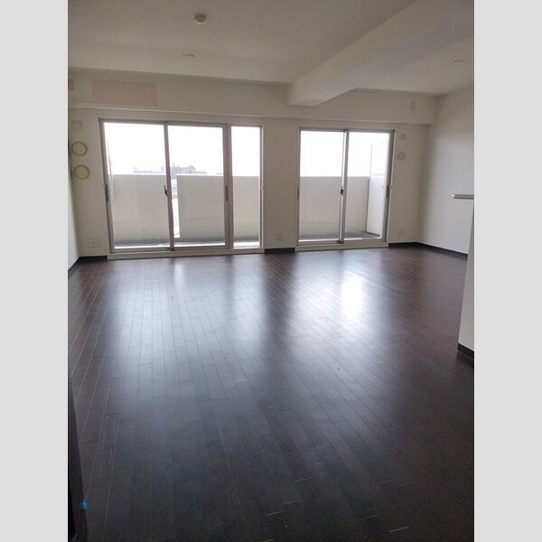 エスリード太秦三条天神川の居間・リビング