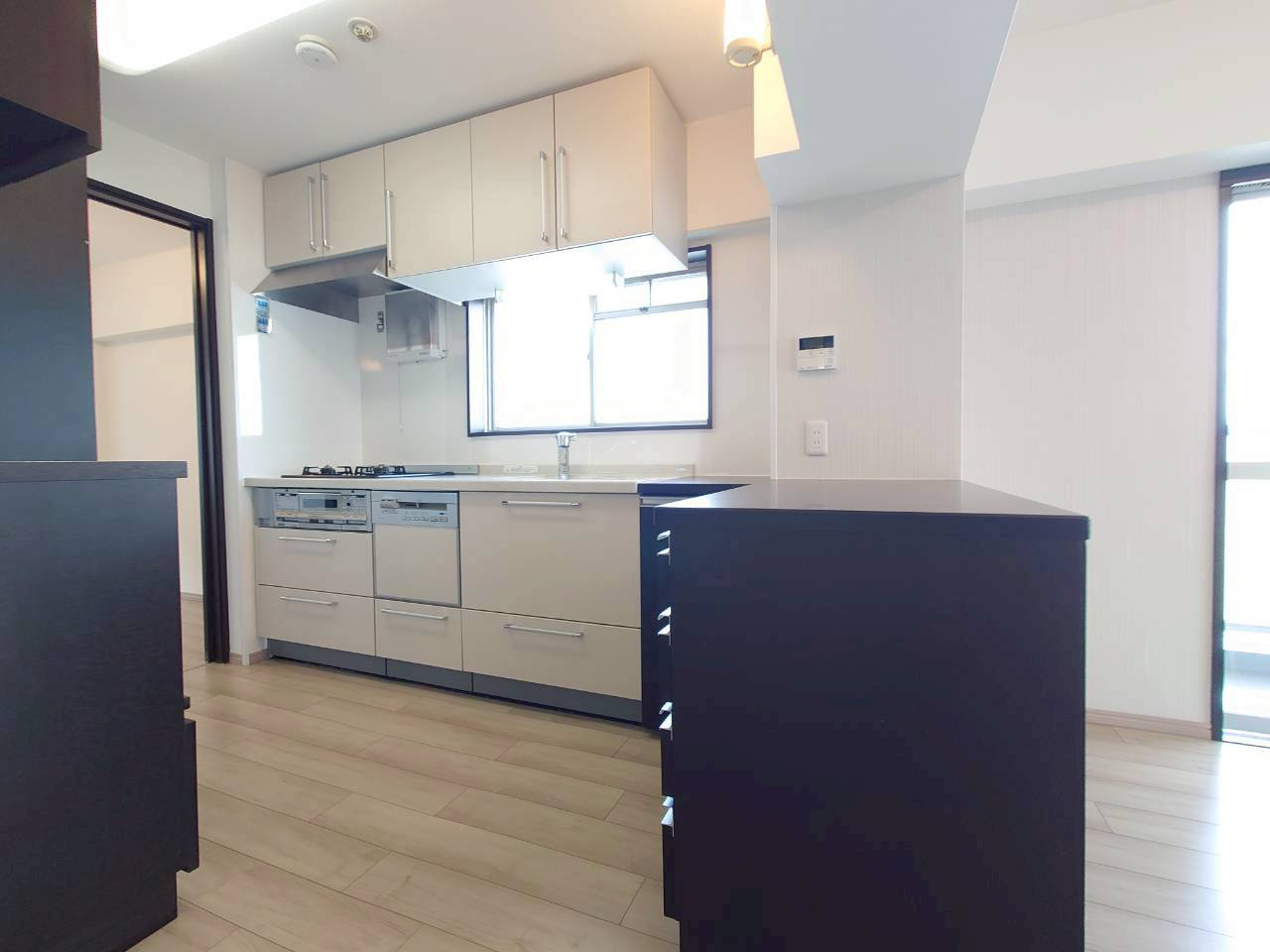 ◆２０２５年１１月リフォーム完了◆五山の送り火が見える◆角部屋◆メガロコープ西陣A棟のキッチン|カウンター