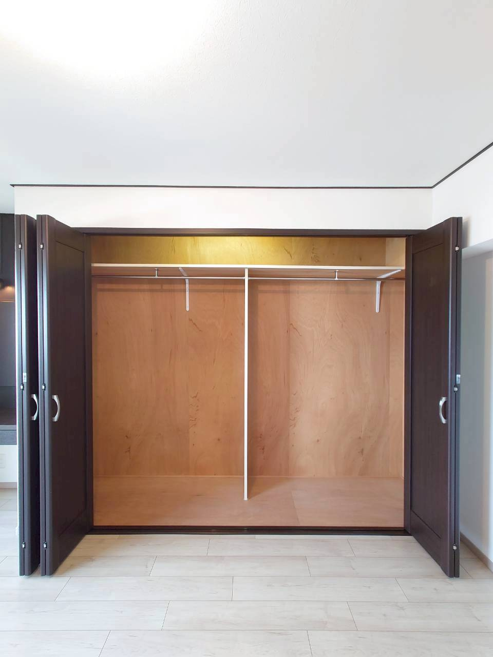 ◆２０２５年１１月リフォーム完了◆五山の送り火が見える◆角部屋◆メガロコープ西陣A棟の収納|クローゼット