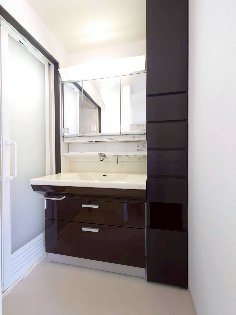 ◆２０２５年１１月リフォーム完了◆五山の送り火が見える◆角部屋◆メガロコープ西陣A棟の独立洗面台|洗面化粧台