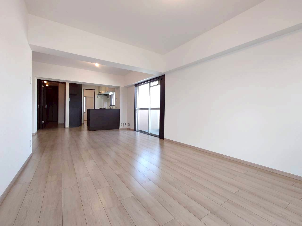 ◆２０２５年１１月リフォーム完了◆五山の送り火が見える◆角部屋◆メガロコープ西陣A棟の居間・リビング|リビング