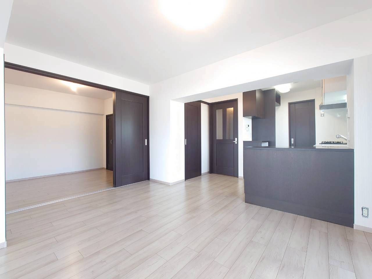 ◆２０２５年１１月リフォーム完了◆五山の送り火が見える◆角部屋◆メガロコープ西陣A棟の居間・リビング|リビング