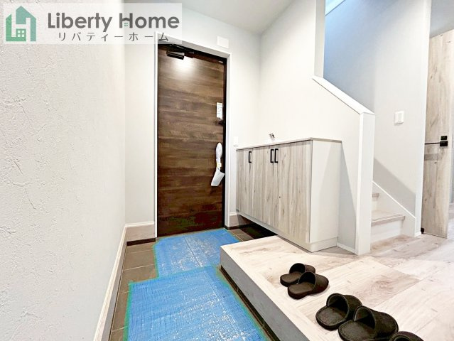 水戸市千波町Ⅱ　新築戸建　1号棟の玄関