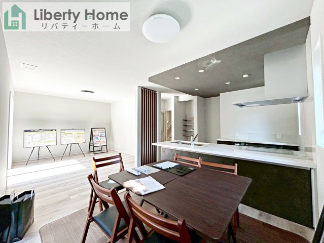 水戸市千波町Ⅱ　新築戸建　1号棟の居間・リビング