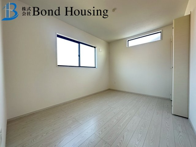 並列3台駐車可能　桜が丘中町2丁目　新築限定1棟の洋室