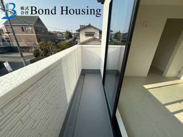 並列3台駐車可能　桜が丘中町2丁目　新築限定1棟の居間・リビング