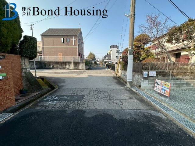 並列3台駐車可能　桜が丘中町2丁目　新築限定1棟の前面道路含む現地写真