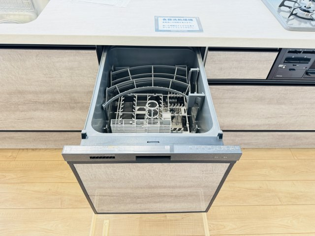 流山市平和台５丁目新築戸建（平和台10期）のキッチン|家事の手間をグッと省けるビルトイン食洗器