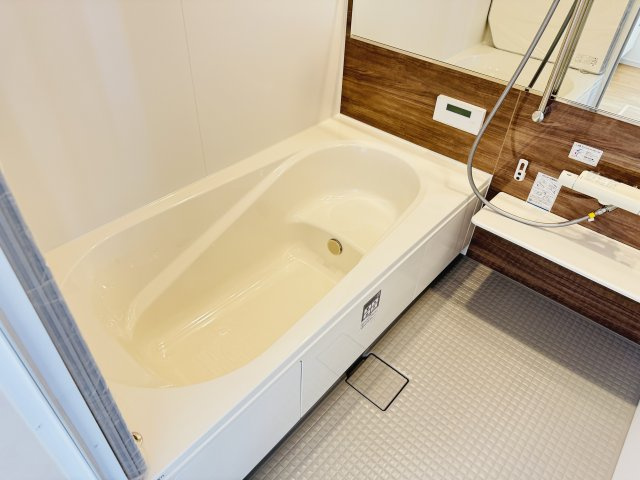流山市平和台５丁目新築戸建（平和台10期）の浴室|足を伸ばせる広々浴槽で毎日リラックス♪