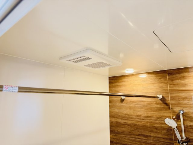 流山市平和台５丁目新築戸建（平和台10期）の冷暖房・空調設備|雨の日も安心の浴室乾燥機つき
