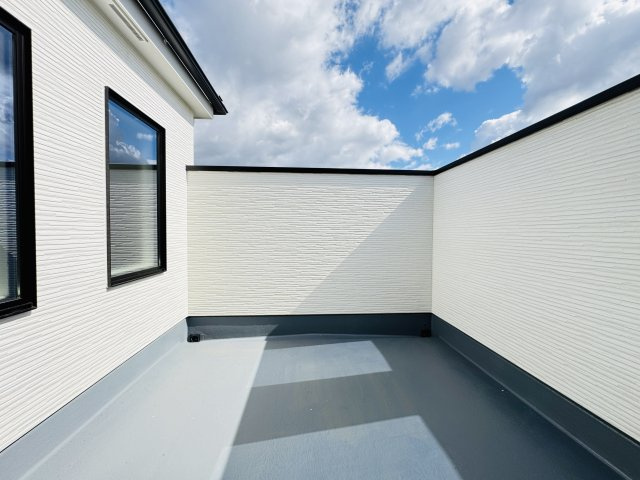 流山市平和台５丁目新築戸建（平和台10期）のバルコニー|南向きルーフバルコニー・日当たり良好♪