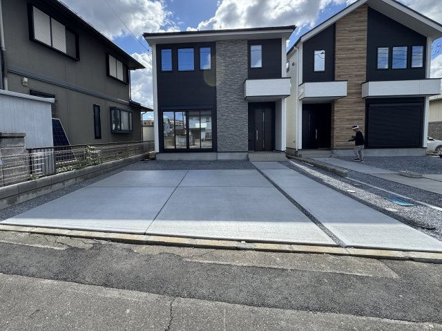 流山市平和台５丁目新築戸建（平和台10期）の駐車場|2号棟駐車スペース・並列2台駐車可