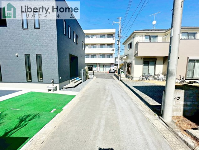 水戸市千波町Ⅱ　新築戸建　2号棟の前面道路含む現地写真