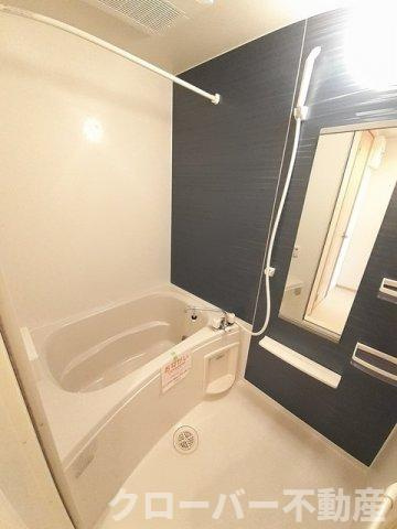 ウエストヒルズＤの浴室