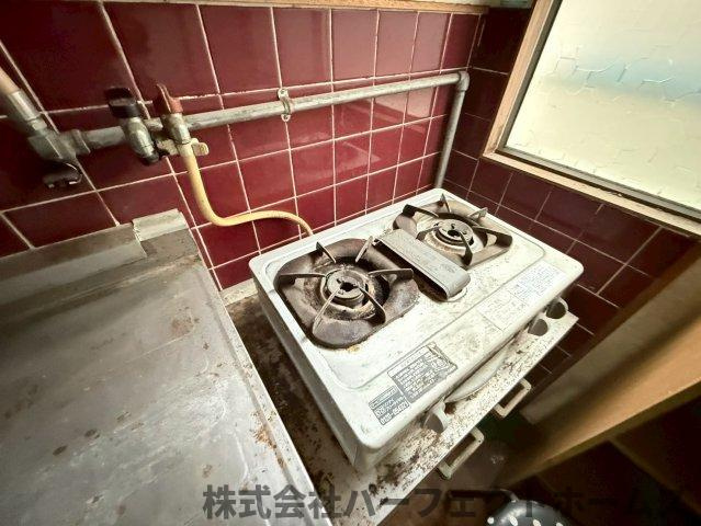 昭栄町中古戸建のキッチン|キッチンでお料理をお楽しみください