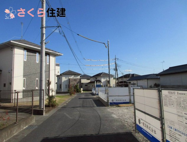 リーブルガーデン宇都宮細谷第7　1号棟の前面道路含む現地写真|前面道路は4ｍになります