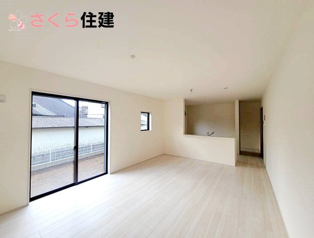 リーブルガーデン宇都宮細谷第7　1号棟の内観：施工例|同社施工物件の写真です。室内にいても、たっぷりの陽光と爽やかな風を感じて頂ける、開放感あふれるリビングです。 										
