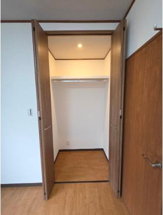 岸地通1丁目貸戸建の収納