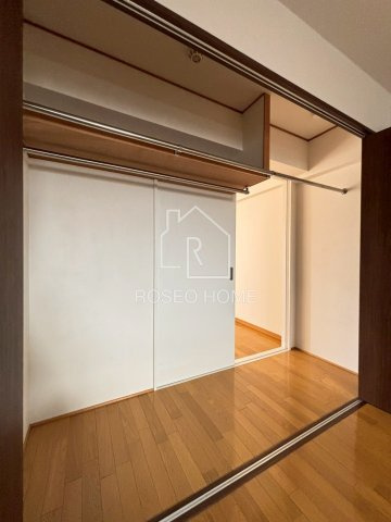 ウエスト江戸堀の収納|同マンション別部屋：参考写真