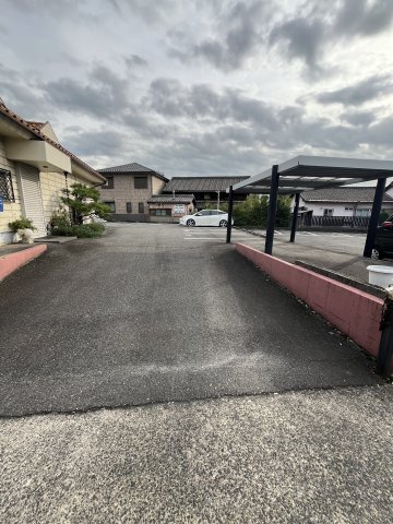 天白町店舗の駐車場