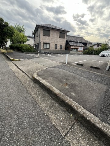天白町店舗の駐車場