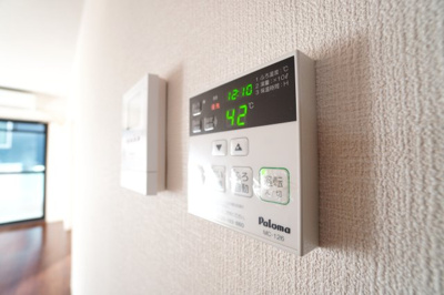 【設備】 | アルカディア鶴里【名古屋市賃貸・RC造】 | 給湯器リモコン